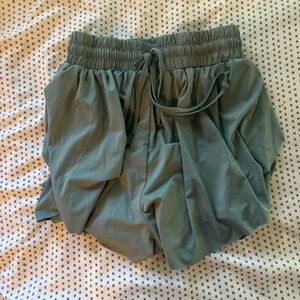 altrd state flowy shorts can fit small or medium!